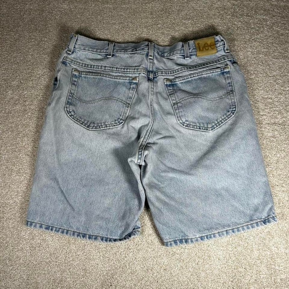 Vintage 90s Lee light wash baggy long denim jean shorts jorts Size 36